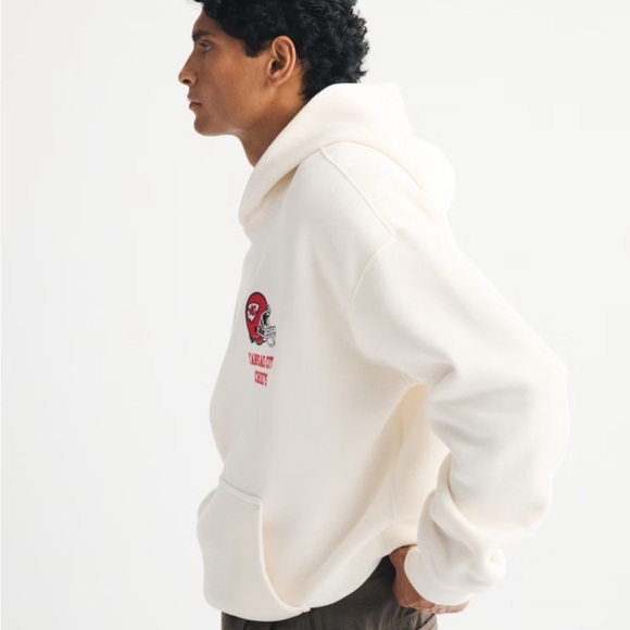 Kansas City Chiefs Hoodie - Picture 2 of 7